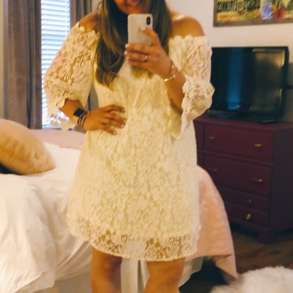 ⭐️last one⭐️ umgee off-shoulder lace dress - Picture 3 of 8